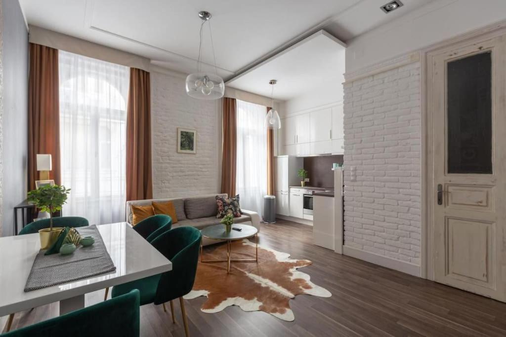 Chic, Captivating Space Near Opera House Budapest Extérieur photo